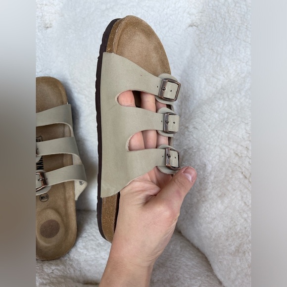 Women's Beige Sandals Cushionaire Women's Lela Cork footbed Sandal with +Comfort - Picture 4 of 10